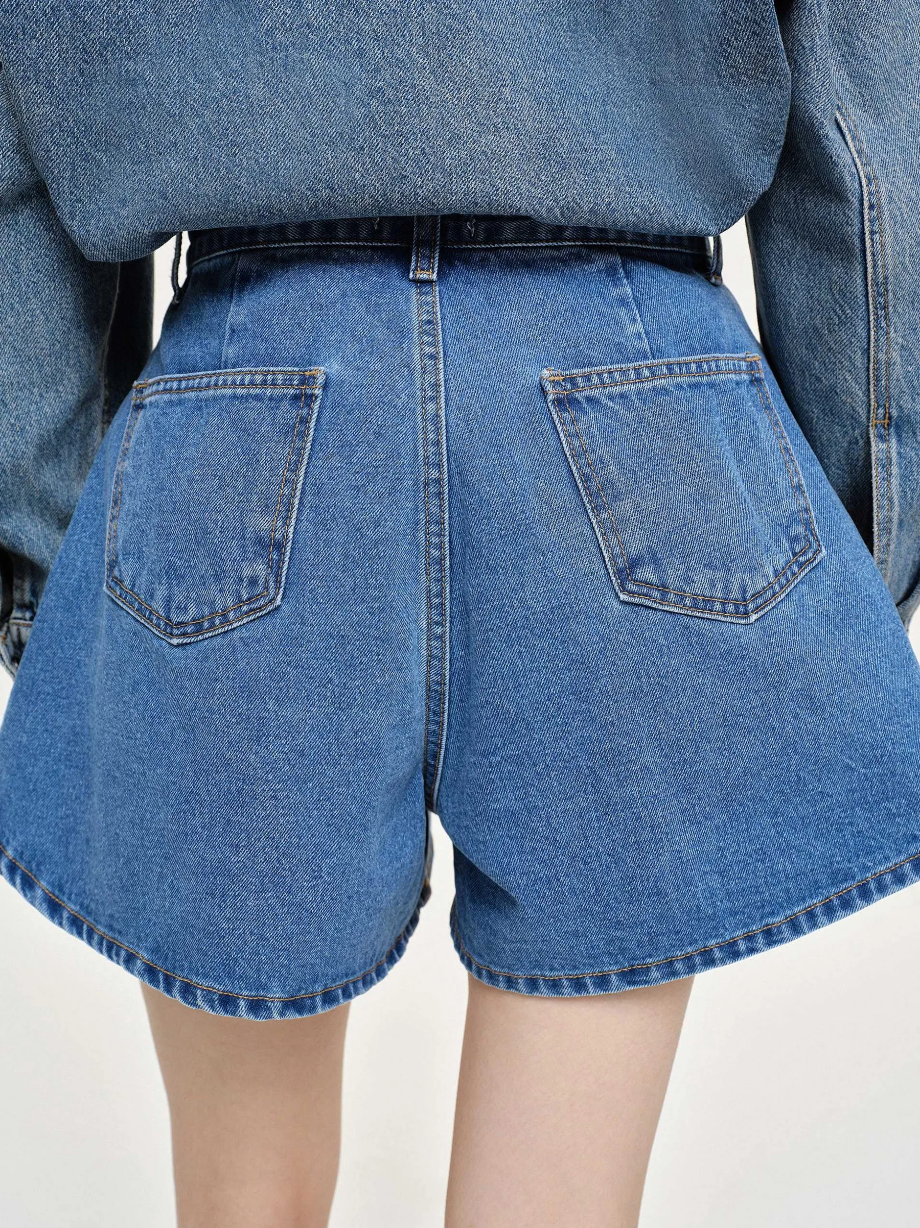 Frauen Source Unknown Denim<Ausgestellte Jeansshorts, Mittelblau