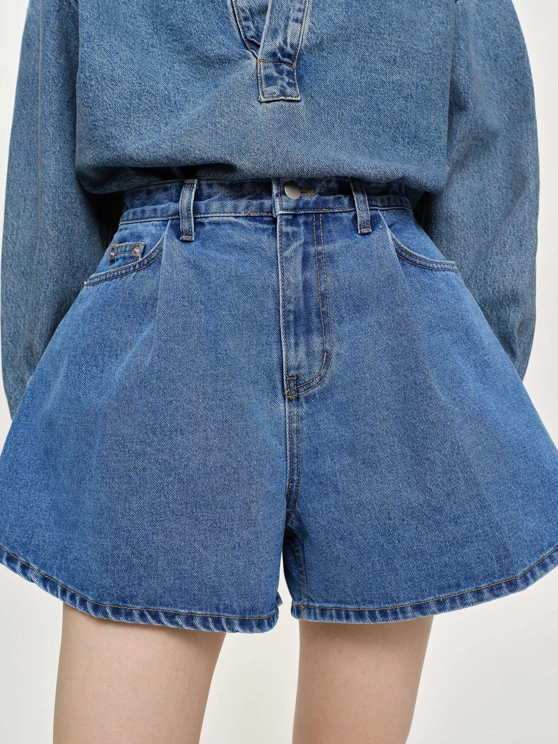 Frauen Source Unknown Denim<Ausgestellte Jeansshorts, Mittelblau