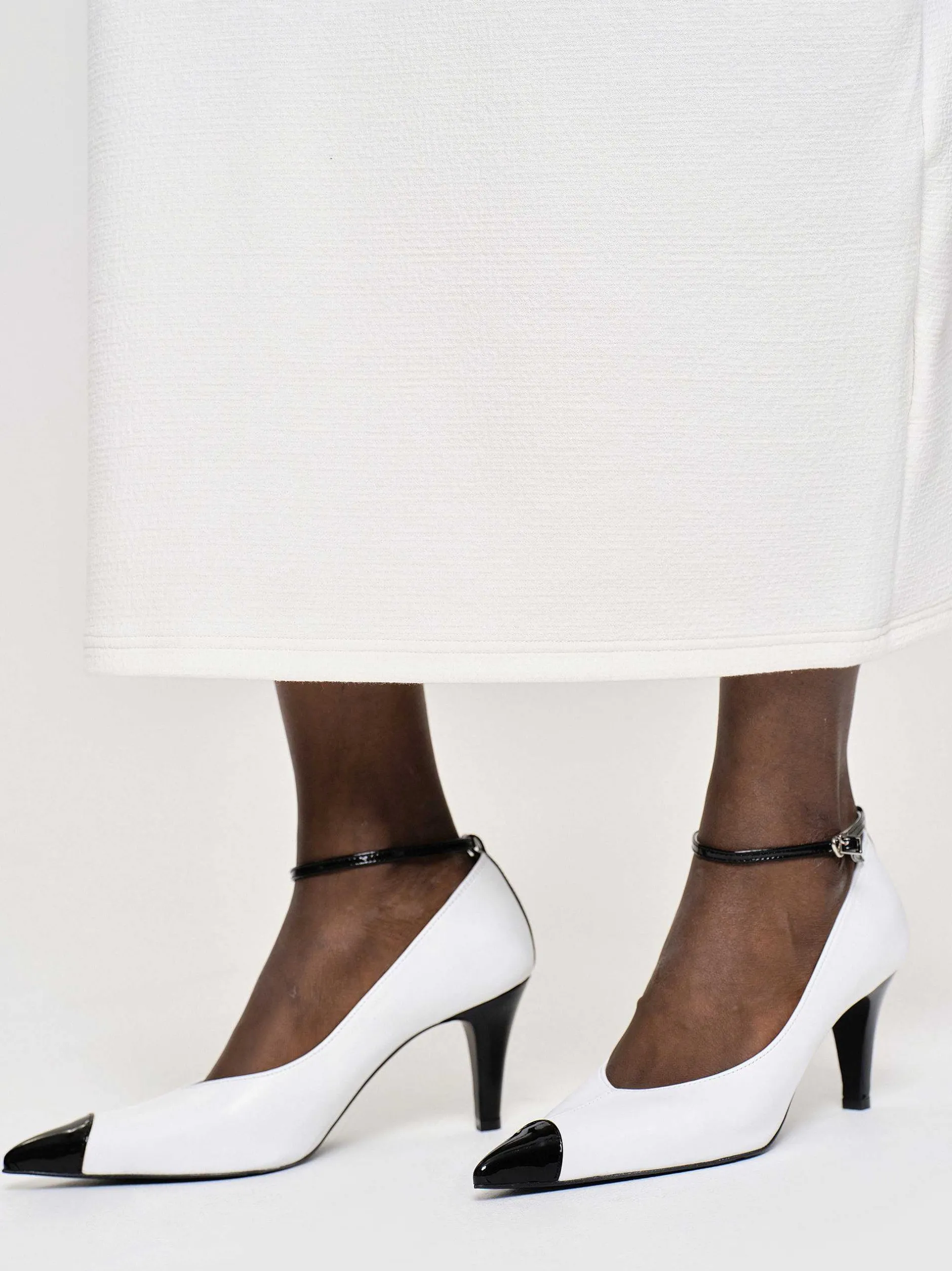 Frauen Source Unknown Schuhe & Taschen<Ester Bicolor-Absatze Mit Knochelriemen, Weis