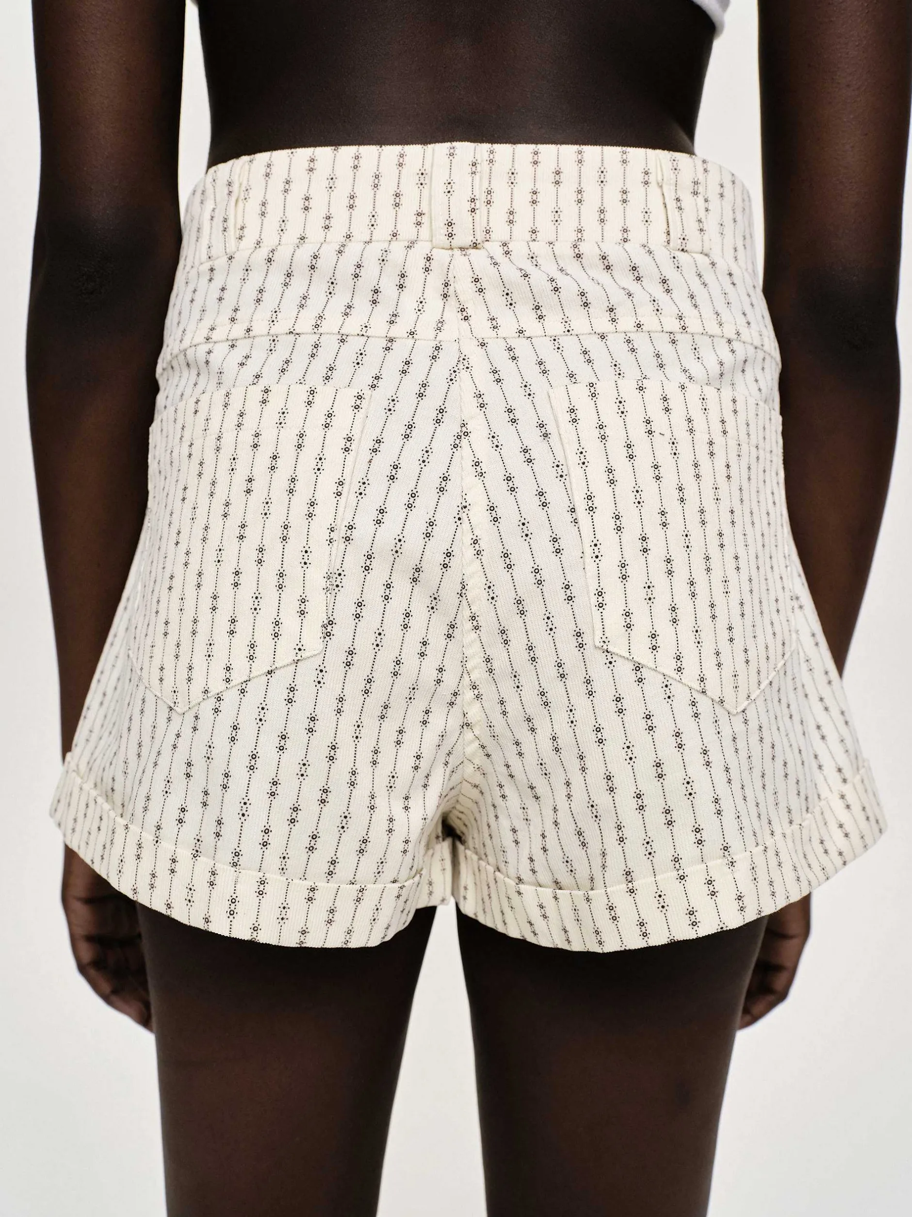 Frauen Source Unknown Unterteile<Geblumte Mikroshorts, Elfenbein