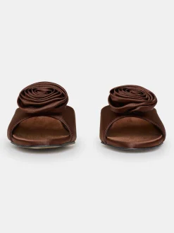 Frauen Source Unknown Schuhe & Taschen<Pantoletten Aus Satin Mit Rosenapplikation, Schokolade