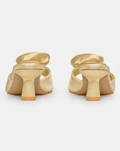 Frauen Source Unknown Schuhe & Taschen<Satin-Pantoletten Mit Rosenapplikation, Buttermilch
