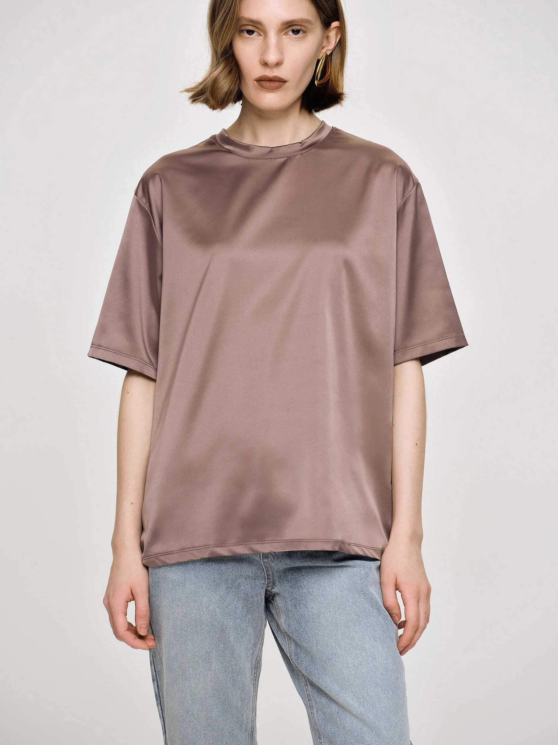 Frauen Source Unknown Zubehör<T-Shirt Aus Seidigem Satin, Red Bean